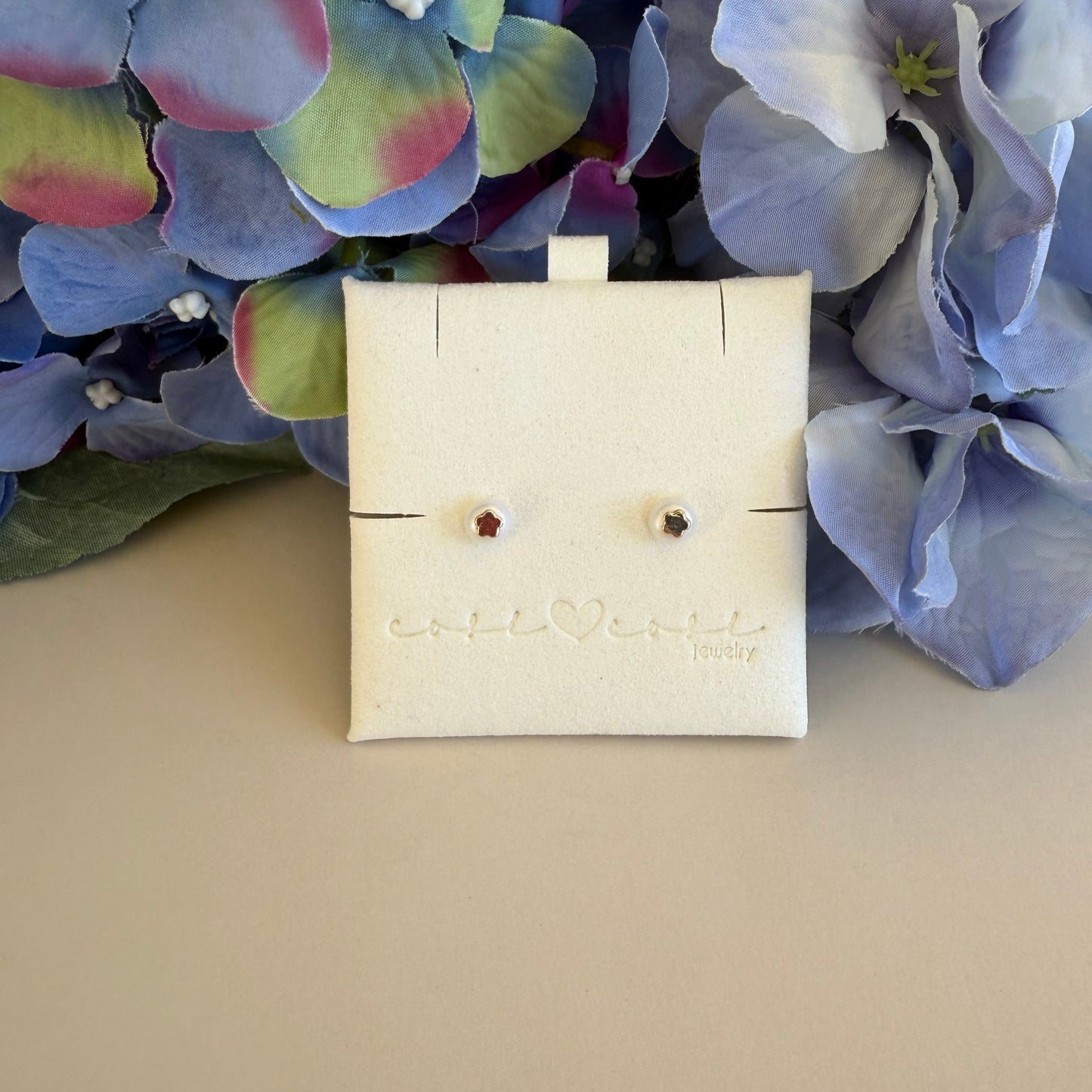 Pearl Stud with Gold Flower