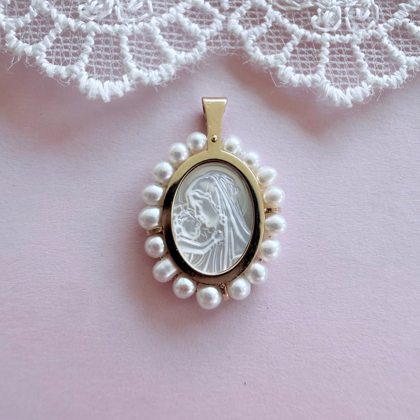 Madonna Pearl - Mother of Pearl and 14k gold Medal