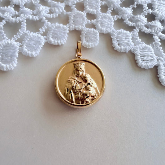 Scapular- 14k gold Round Scapular