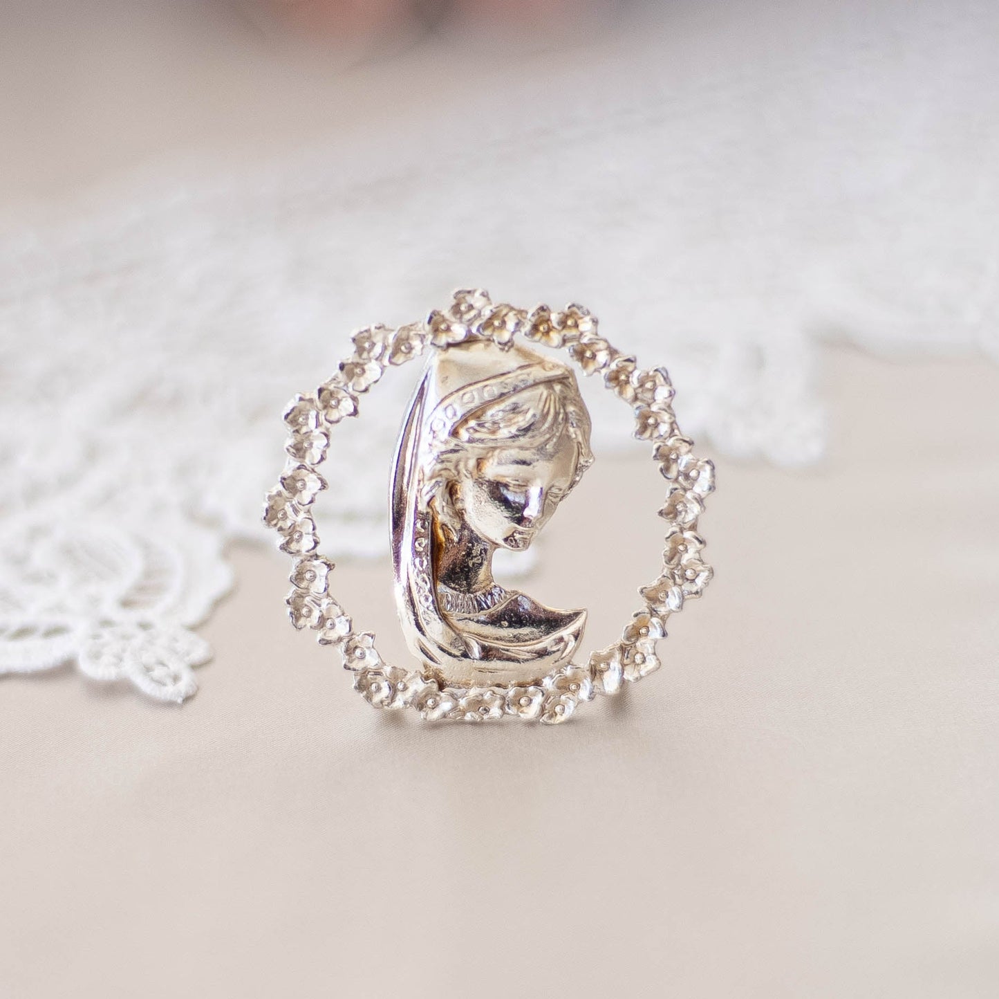 Standing Madonna (set of 10)