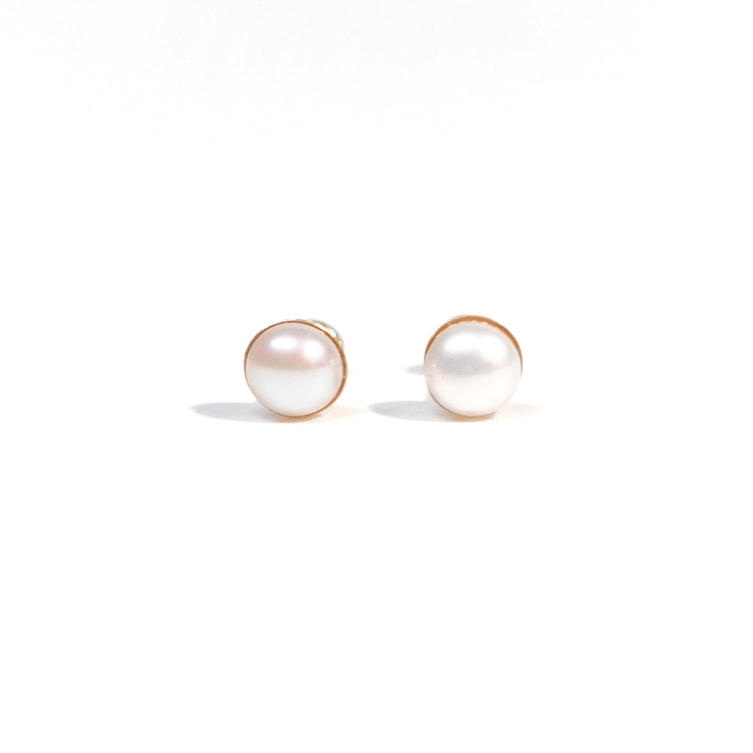 Small Pearl Stud