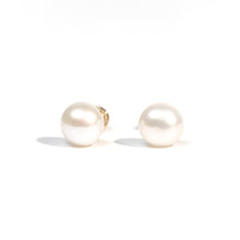 Load image into Gallery viewer, Large Pearl Stud
